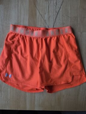 Under Armour Women’s Neon Orange Performance Running Athletic Shorts Small